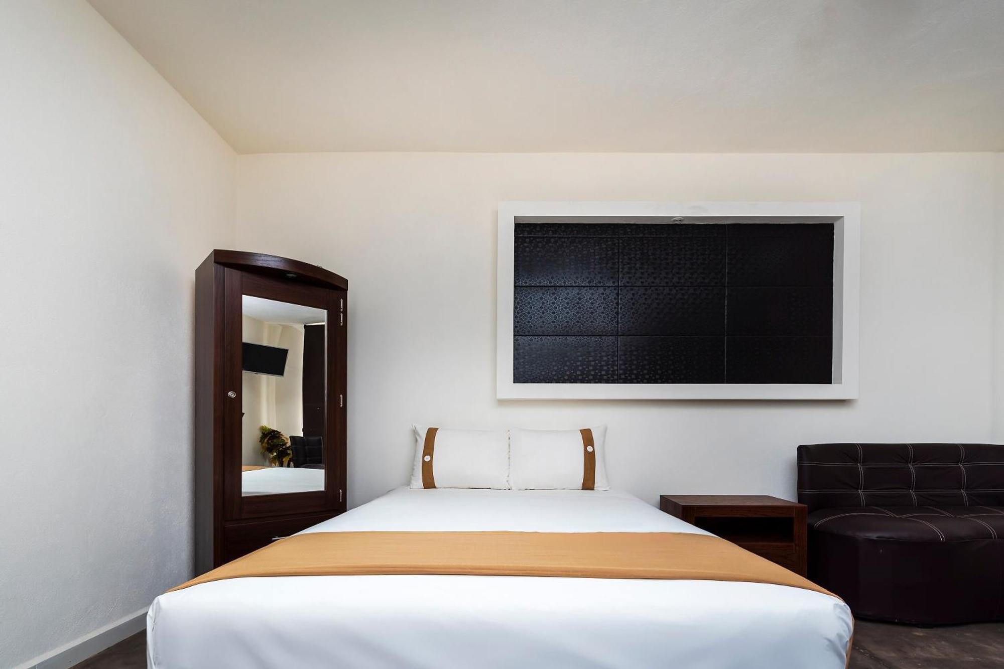 Capital O Hotel Joyma Suites, San Luis San Luis Potosí Exteriér fotografie